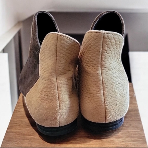 HP...LOGO BY LORI GOLDSTEIN LOUISE ankle booties - Picture 4 of 7